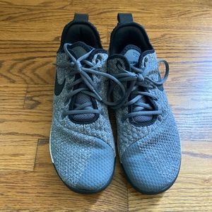 Men’s Nike Lebrons Size 8.5